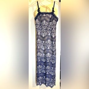 FOXIEDOX DALEYZA OPEN BACK LACE NAVY BLUE MIDI DRESS EUC sz S